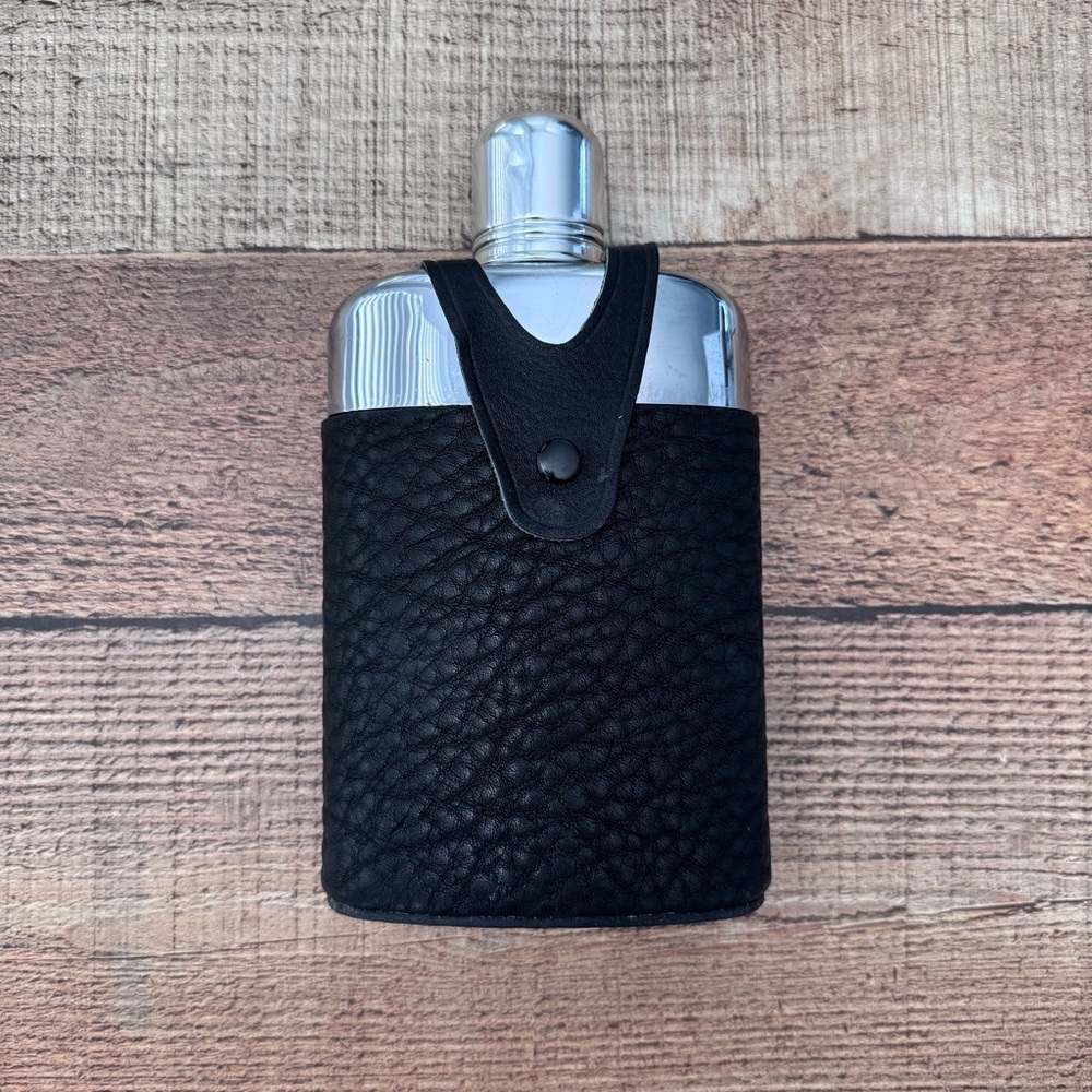 Puma Steer Harness House Flask Black Leather Sheath over Glass Flask